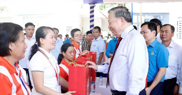 Tổng Bí thư, Chủ tịch nước động viên công nhân, người lao động ở TP Hồ Chí Minh