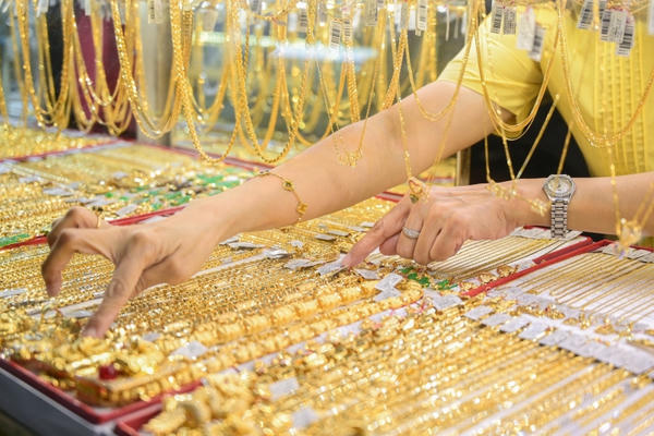 Cá nhân mua bán vàng nhẫn 9999 của nhau, có bị xử phạt hành chính không? Cá nhân mua bán vàng nhẫn 9999 của nhau, có bị xử phạt hành chính không?