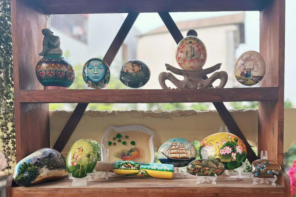 Người thầy “họa linh hồn” cho rác thải Người thầy “họa linh hồn” cho rác thải