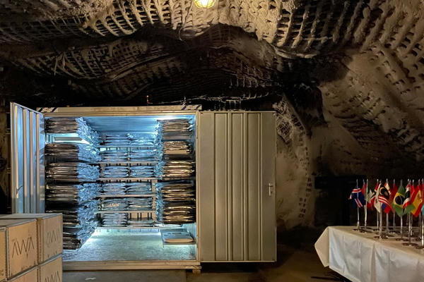 Nigeria gửi “ký ức quốc gia” tới Bắc Cực Nigeria gửi “ký ức quốc gia” tới Bắc Cực