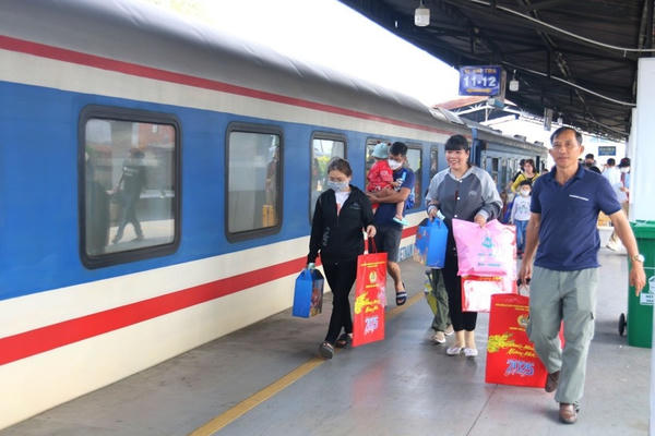 Bộ Nội vụ: Không có chủ trương hoán đổi ngày nghỉ dịp Giỗ Tổ, 30/4 và 1/5 Bộ Nội vụ: Không có chủ trương hoán đổi ngày nghỉ dịp Giỗ Tổ, 30/4 và 1/5