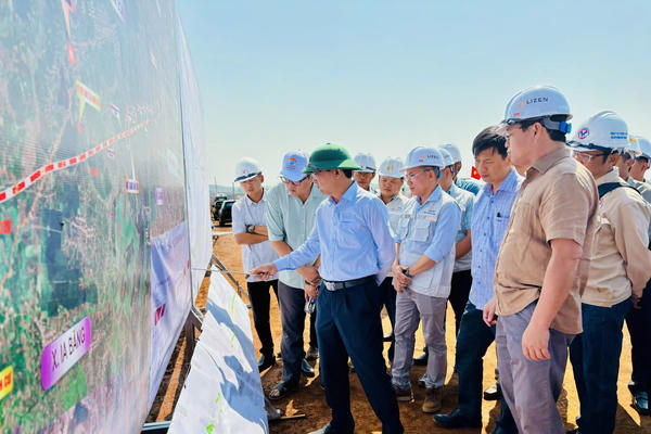 Gia Lai: Kiểm tra tiến độ thi công Dự án thành phần 3 cao tốc Quy Nhơn-Pleiku Gia Lai: Kiểm tra tiến độ thi công Dự án thành phần 3 cao tốc Quy Nhơn-Pleiku