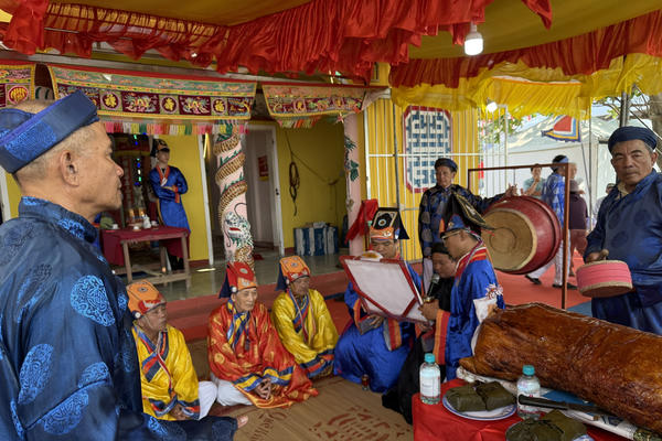 Lễ hội Cầu ngư góp phần đưa Sơn Trà trở thành điểm đến hấp dẫn của du khách Lễ hội Cầu ngư góp phần đưa Sơn Trà trở thành điểm đến hấp dẫn của du khách