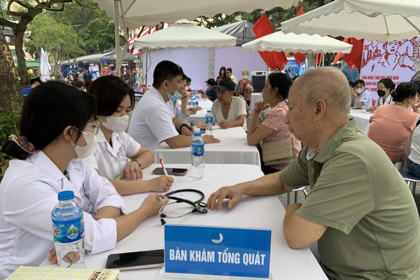 Hàng nghìn người dân sẽ được khám miễn phí nhân Ngày Sức khỏe toàn dân Hàng nghìn người dân sẽ được khám miễn phí nhân Ngày Sức khỏe toàn dân