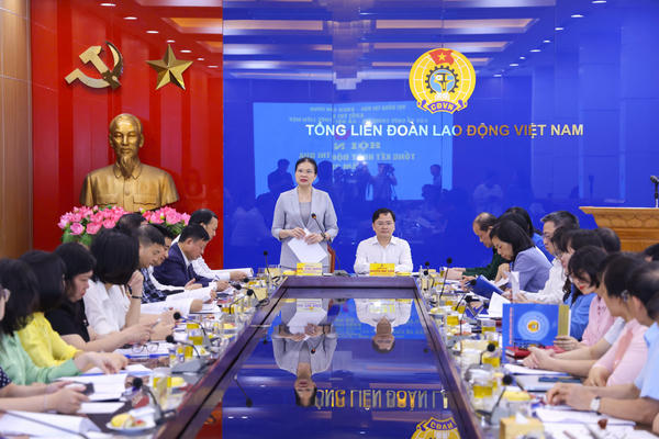 Phó Chủ tịch - Tổng Thư ký Hà Thị Nga chủ trì Hội nghị tổng kết hoạt động Khối thi đua các tổ chức chính trị - xã hội và các tổ chức liên hiệp năm 2025