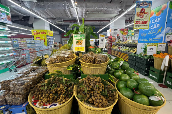 Cơn sóng tăng giá lan rộng: Kênh bán lẻ thành điểm tựa thị trường