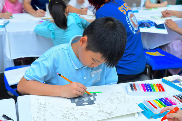 Hun đúc tình yêu di sản cho trẻ em