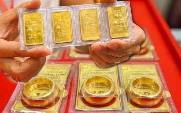 Giá vàng ngày 6/4: Vàng miếng SJC và nhẫn neo cao