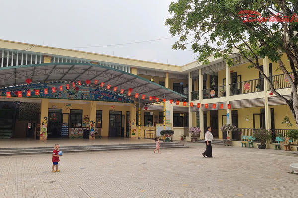 Thái Nguyên: Trường Mầm non đã thay nguồn cung thực phẩm, hơn 100 học sinh mầm non vẫn nghỉ học vì phụ huynh lo ngại lợn bệnh Thái Nguyên: Trường Mầm non đã thay nguồn cung thực phẩm, hơn 100 học sinh mầm non vẫn nghỉ học vì phụ huynh lo ngại lợn bệnh