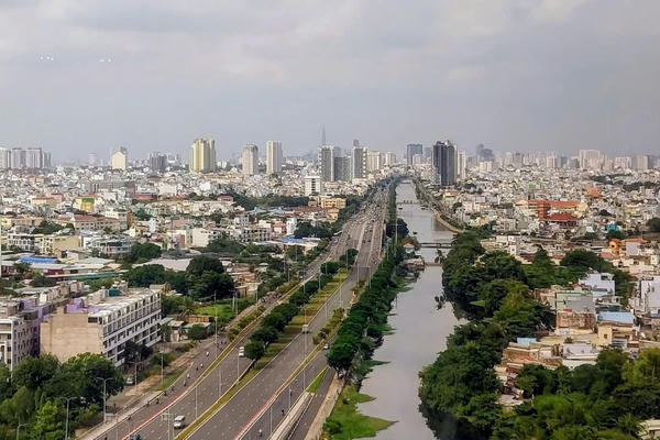 Tăng trưởng hai con số – Lời giải từ đầu tàu kinh tế - Bài 2: Hạ tầng, nhân lực quyết định tăng trưởng