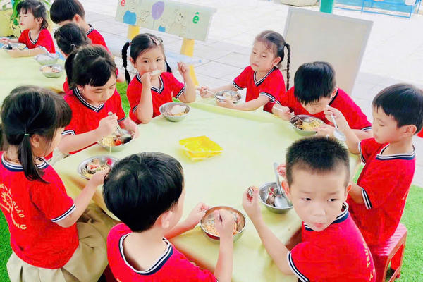 Đà Nẵng siết chặt an toàn thực phẩm trong trường học