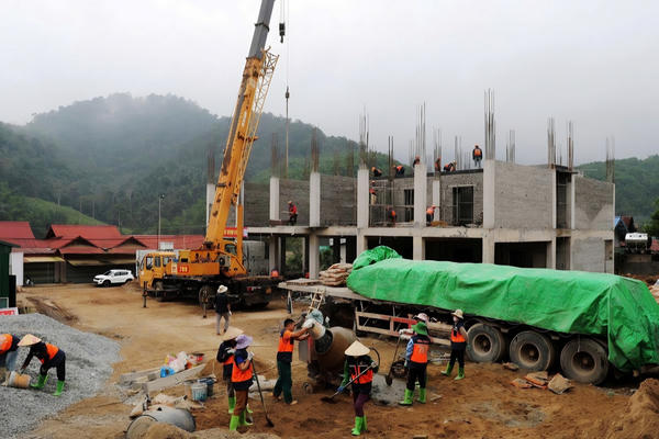 Thắp sáng tương lai cho học sinh vùng cao