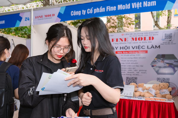 Rút ngắn khoảng cách giữa học và làm