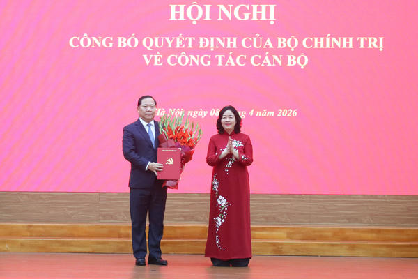 Đồng chí Nguyễn Phi Long giữ chức Phó Bí thư Thường trực Đảng ủy MTTQ, các đoàn thể Trung ương Đồng chí Nguyễn Phi Long giữ chức Phó Bí thư Thường trực Đảng ủy MTTQ, các đoàn thể Trung ương