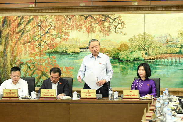 Xây dựng Luật Thủ đô sửa đổi trở thành thiết chế pháp lý vượt trội để tháo gỡ những điểm nghẽn Xây dựng Luật Thủ đô sửa đổi trở thành thiết chế pháp lý vượt trội để tháo gỡ những điểm nghẽn