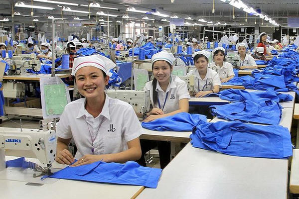 Lấy ý kiến người lao động về việc hoán đổi ngày nghỉ bù dịp Giỗ Tổ Hùng Vương và 30/4-1/5