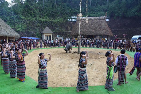 Độc đáo Lễ hội tạ ơn rừng giữa đại ngàn Trường Sơn