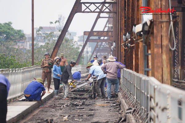 Công trường cầu Long Biên: Chạy nước rút hồi sinh biểu tượng trăm năm Công trường cầu Long Biên: Chạy nước rút hồi sinh biểu tượng trăm năm