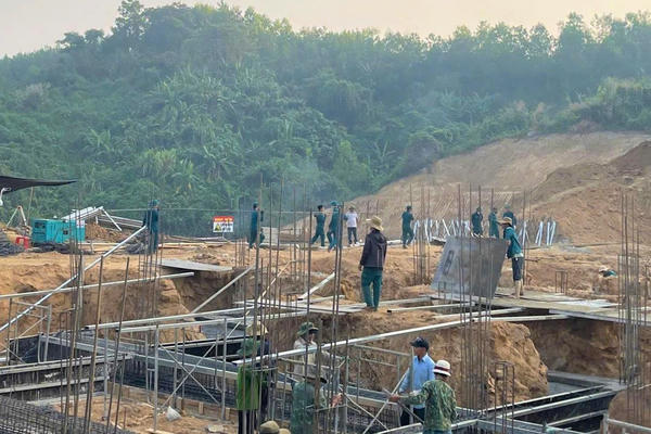 Đà Nẵng: Gần 250 cán bộ, chiến sĩ ra quân xây dựng trường nội trú vùng biên Đà Nẵng: Gần 250 cán bộ, chiến sĩ ra quân xây dựng trường nội trú vùng biên