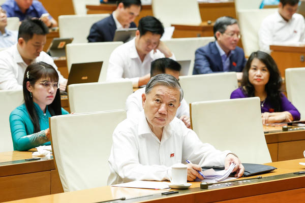 [Ảnh] Tổng Bí thư, Chủ tịch nước Tô Lâm dự phiên thảo luận chiều 11/4