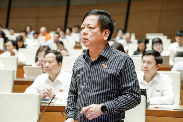 Lo lắng việc chủ tịch xã không được uỷ quyền ký giấy khai tử, chứng nhận kết hôn