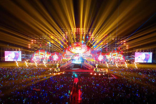 Hàng vạn người hòa mình trong 'Thanh âm kỷ nguyên mới'