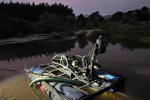 Khánh Hòa: Bắt các đối tượng hút cát trái phép tại địa phương