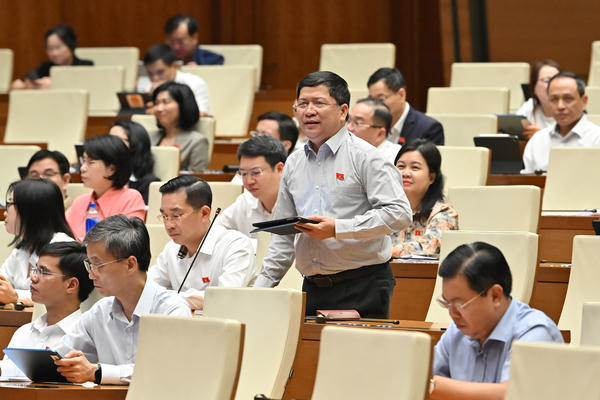 Phân quyền cho Hà Nội phải đi đôi với kiểm soát quyền lực chặt chẽ