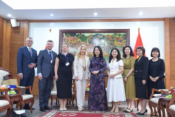 Bộ trưởng Bộ VHTTDL Lâm Thị Phương Thanh tiếp và làm việc với Bộ trưởng Bộ Văn hóa Slovakia