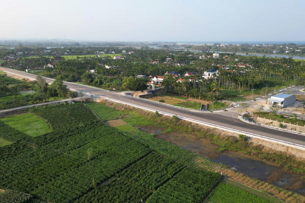 Quảng Ngãi: Tuyến đường ven biển Dung Quất-Sa Huỳnh dần hoàn thiện