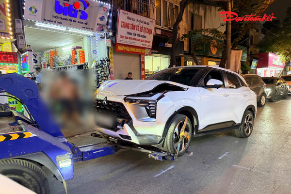 Nữ tài xế lái ô tô gây tai nạn liên hoàn trên phố Doãn Kế Thiện