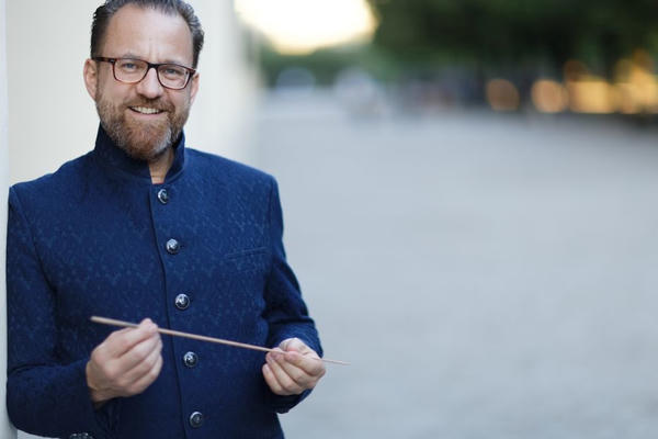 Bậc thầy chỉ huy từ Munich dẫn dắt giao hưởng “Melodies of Triumph”