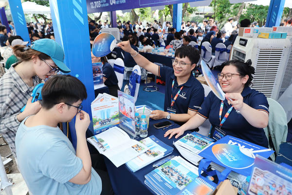 Tuyển sinh 2026: Trường đại học đồng loạt siết đầu vào Tuyển sinh 2026: Trường đại học đồng loạt siết đầu vào