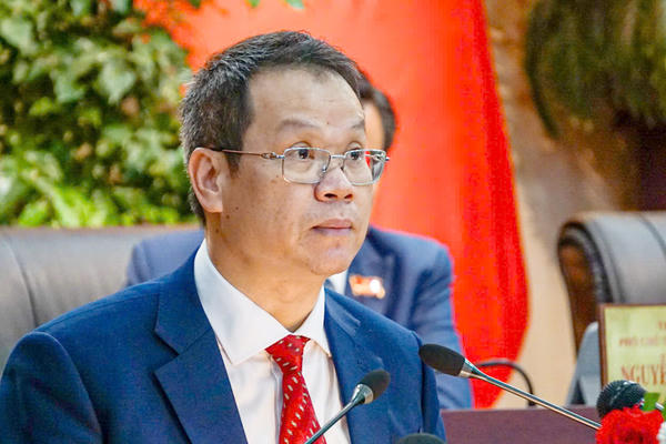 Phó Bí thư Thành ủy Đà Nẵng Nguyễn Mạnh Hùng được bầu làm Chủ tịch UBND thành phố Phó Bí thư Thành ủy Đà Nẵng Nguyễn Mạnh Hùng được bầu làm Chủ tịch UBND thành phố