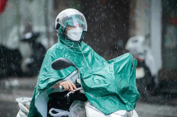 Ngày 15/4: Xuất hiện mưa dông sau đợt nắng nóng kéo dài