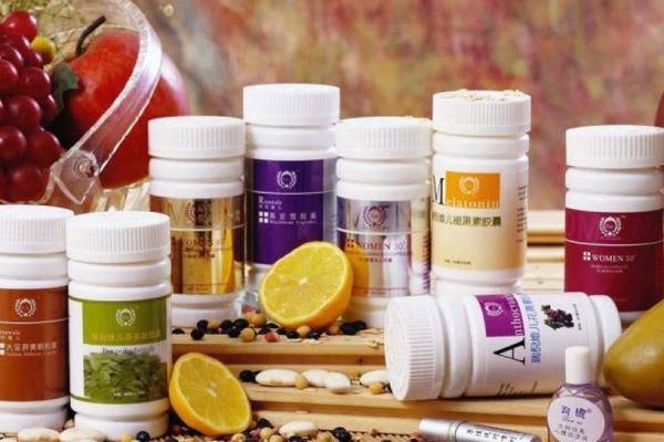 Tùy tiện uống vitamin: Nguy cơ tổn thương gan 