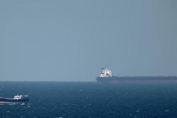 Iran tuyên bố "mở cửa hoàn toàn" eo biển Hormuz