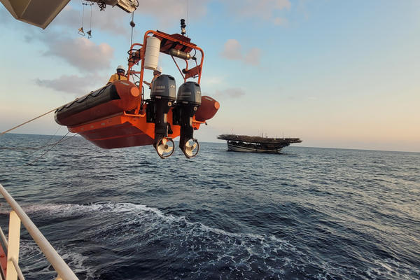 Đà Nẵng: Tàu cứu nạn SAR 631 cứu ngư dân bị đột quỵ ở Hoàng Sa