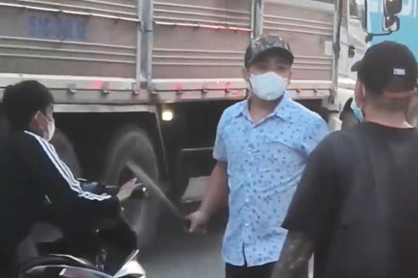 TP Hồ Chí Minh: Tạm giữ 4 đối tượng 'gây rối trật tự công cộng' tại Khu công nghiệp Sóng Thần 2