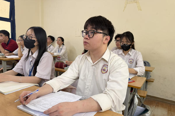 Học sinh lớp 12 “chạy nước rút” trước kỳ thi tốt nghiệp THPT nhiều thay đổi