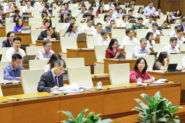 [Ảnh] Thủ tướng Lê Minh Hưng dự phiên thảo luận về kinh tế - xã hội