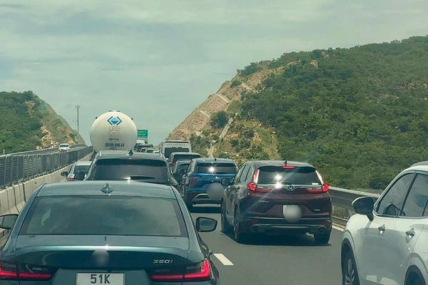 UBND tỉnh Lâm Đồng yêu cầu bảo đảm trật tự, an toàn giao thông trong kỳ nghỉ lễ