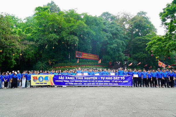 Hàng nghìn tình nguyện viên trẻ chung tay vì một 'Đền Hùng xanh'