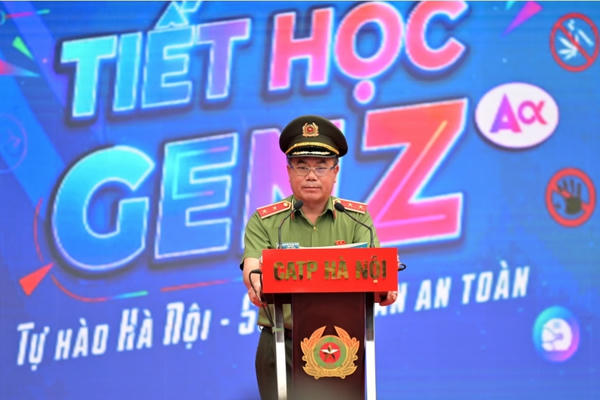 Giám đốc Công an Hà Nội cảnh báo về những cạm bẫy "vây" học sinh trong "Tiết học Gen Z" 