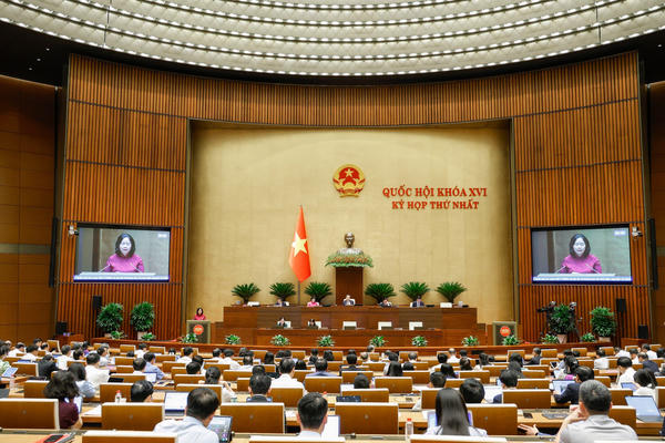 [Ảnh] Chủ tịch Bùi Thị Minh Hoài báo cáo ý kiến, kiến nghị của cử tri và Nhân dân gửi đến Kỳ họp thứ Nhất, Quốc hội khóa XVI