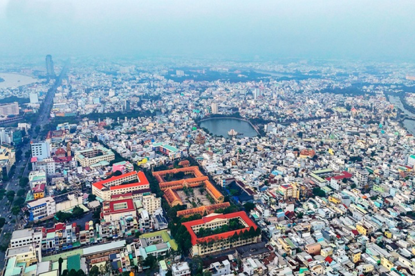 Giá nhà chạm trần, giao dịch chạm đáy