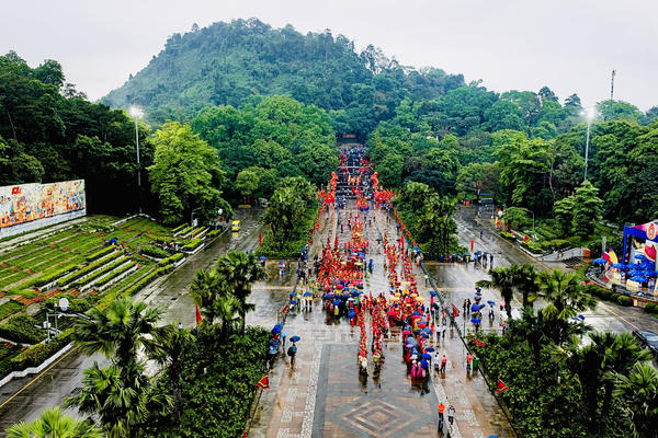 Ngời sáng nghĩa đồng bào 