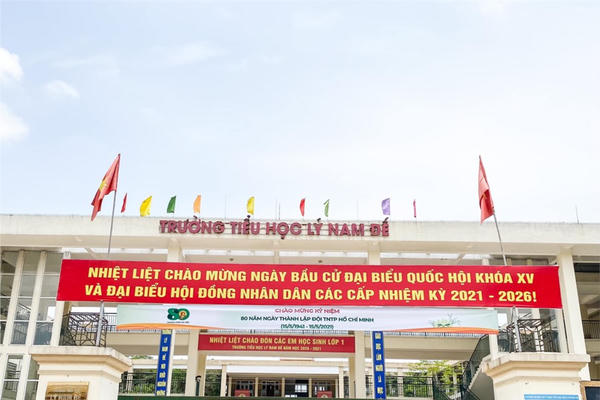 Tiếp việc nhiều học sinh Trường Tiểu học Lý Nam Đế bị đau bụng, buồn nôn: Chờ thông tin chính thức từ Sở Y tế Hà Nội