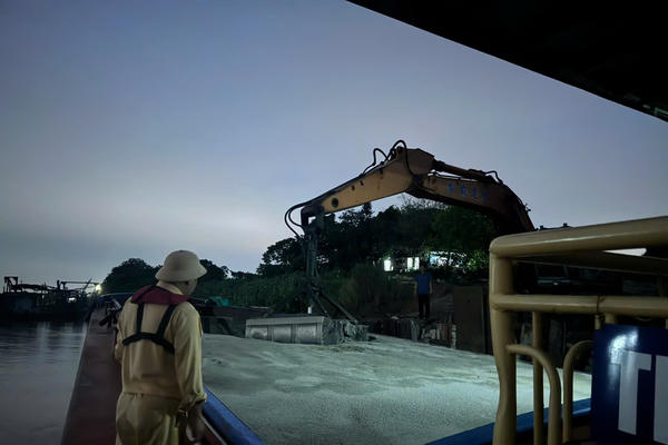 Hà Nội: Phát hiện gần 400 m3 cát không rõ nguồn gốc tại hai bến bãi ven sông Hồng