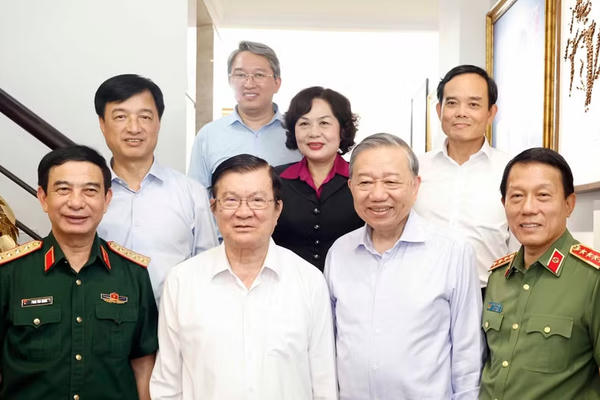 Tổng Bí thư, Chủ tịch nước thăm các nguyên lãnh đạo Đảng, Nhà nước và Mẹ Việt Nam Anh hùng